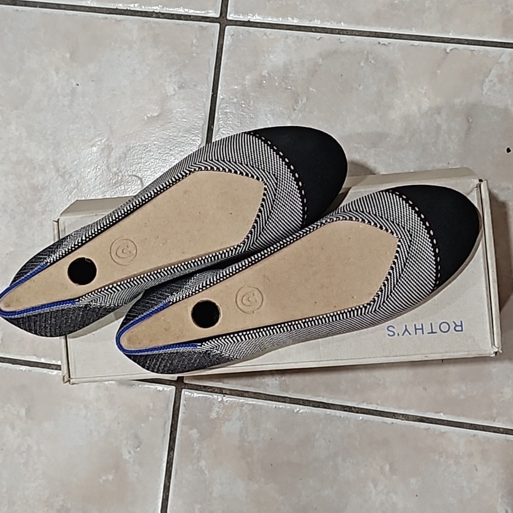 Rothys The Flat Grey Mist Captoe